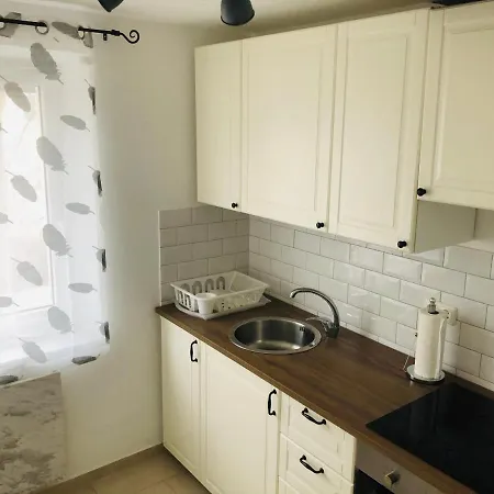 Gut Gelegene, Gemutliche Apartment *